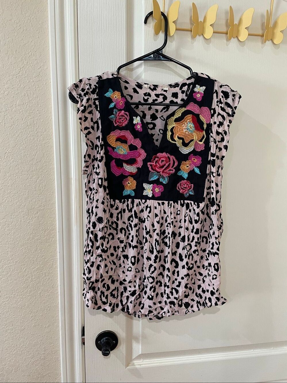 Savanna Jane pink and black leopard-print blouse with embroidery